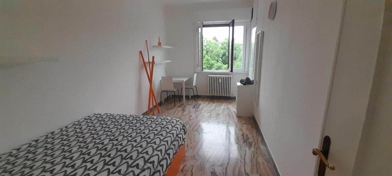 I Feel Orange Hotel Legnano Bagian luar foto