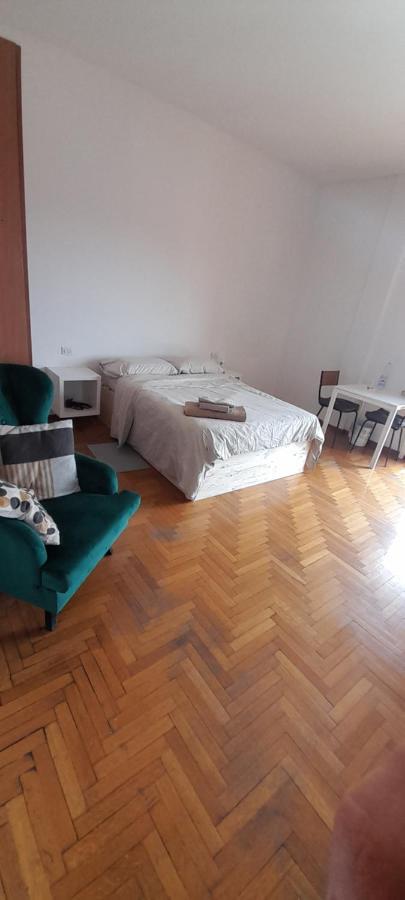I Feel Orange Hotel Legnano Bagian luar foto