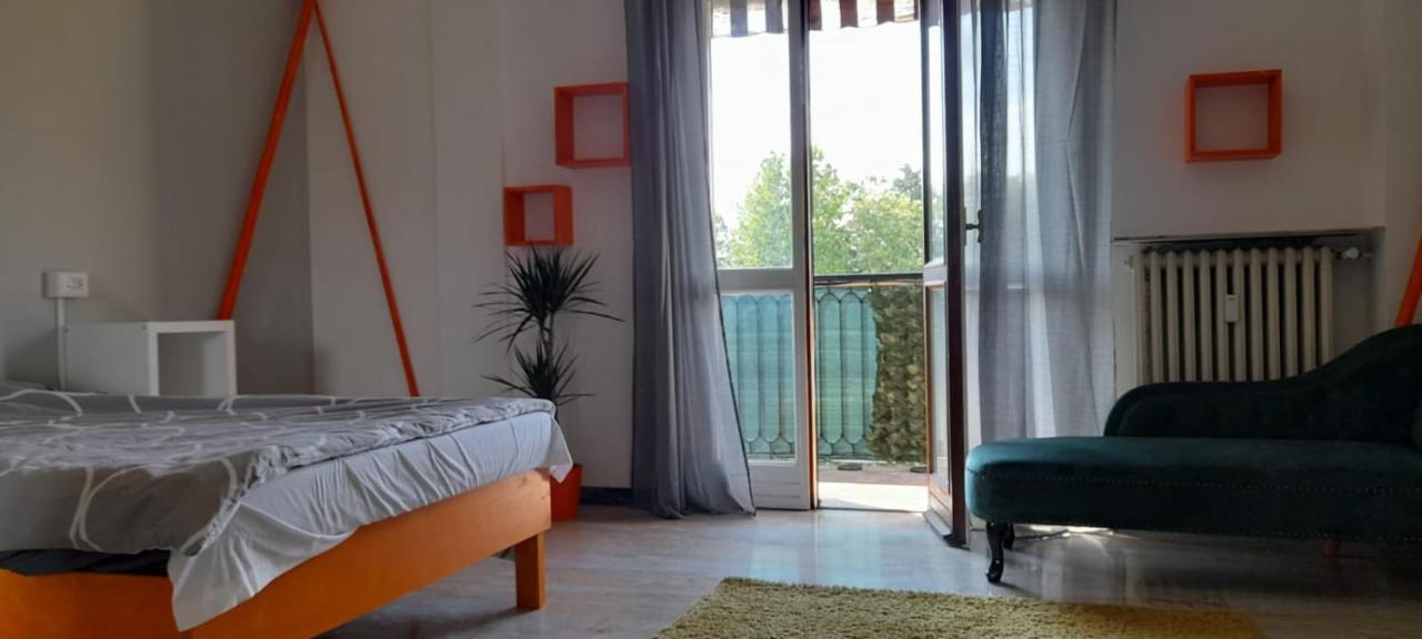 I Feel Orange Hotel Legnano Bagian luar foto