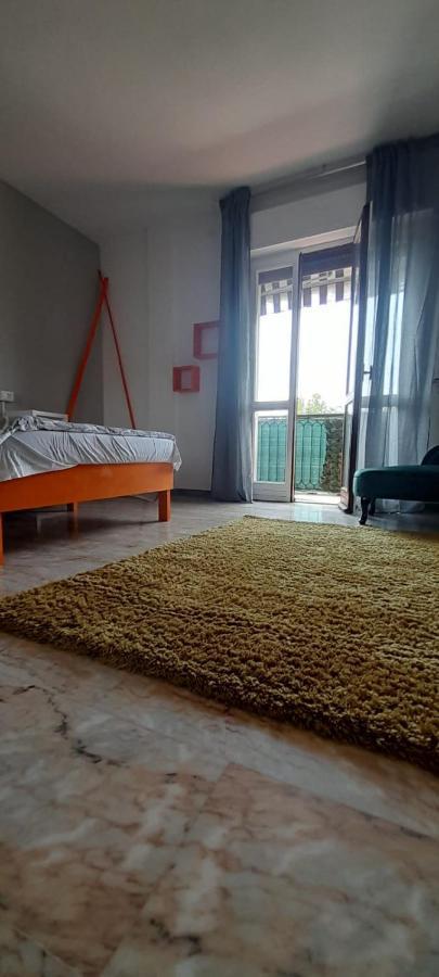 I Feel Orange Hotel Legnano Bagian luar foto