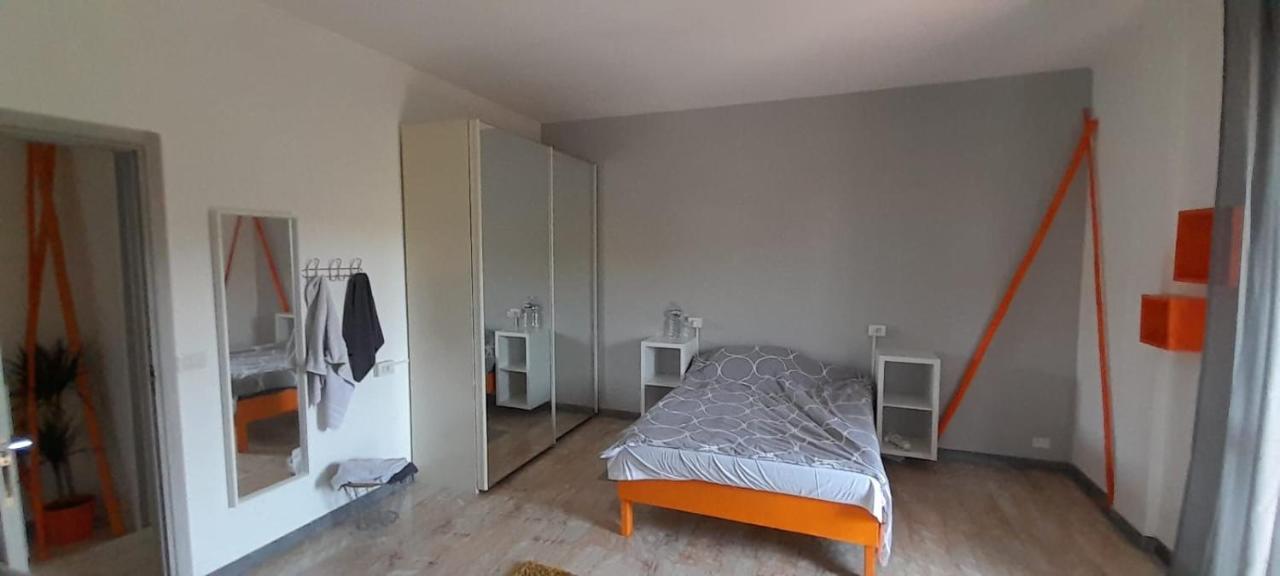 I Feel Orange Hotel Legnano Bagian luar foto