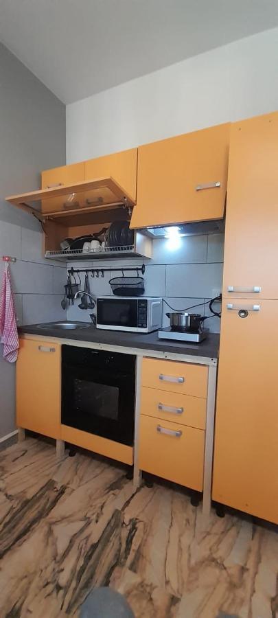 I Feel Orange Hotel Legnano Bagian luar foto