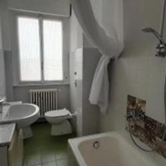 I Feel Orange Hotel Legnano Bagian luar foto