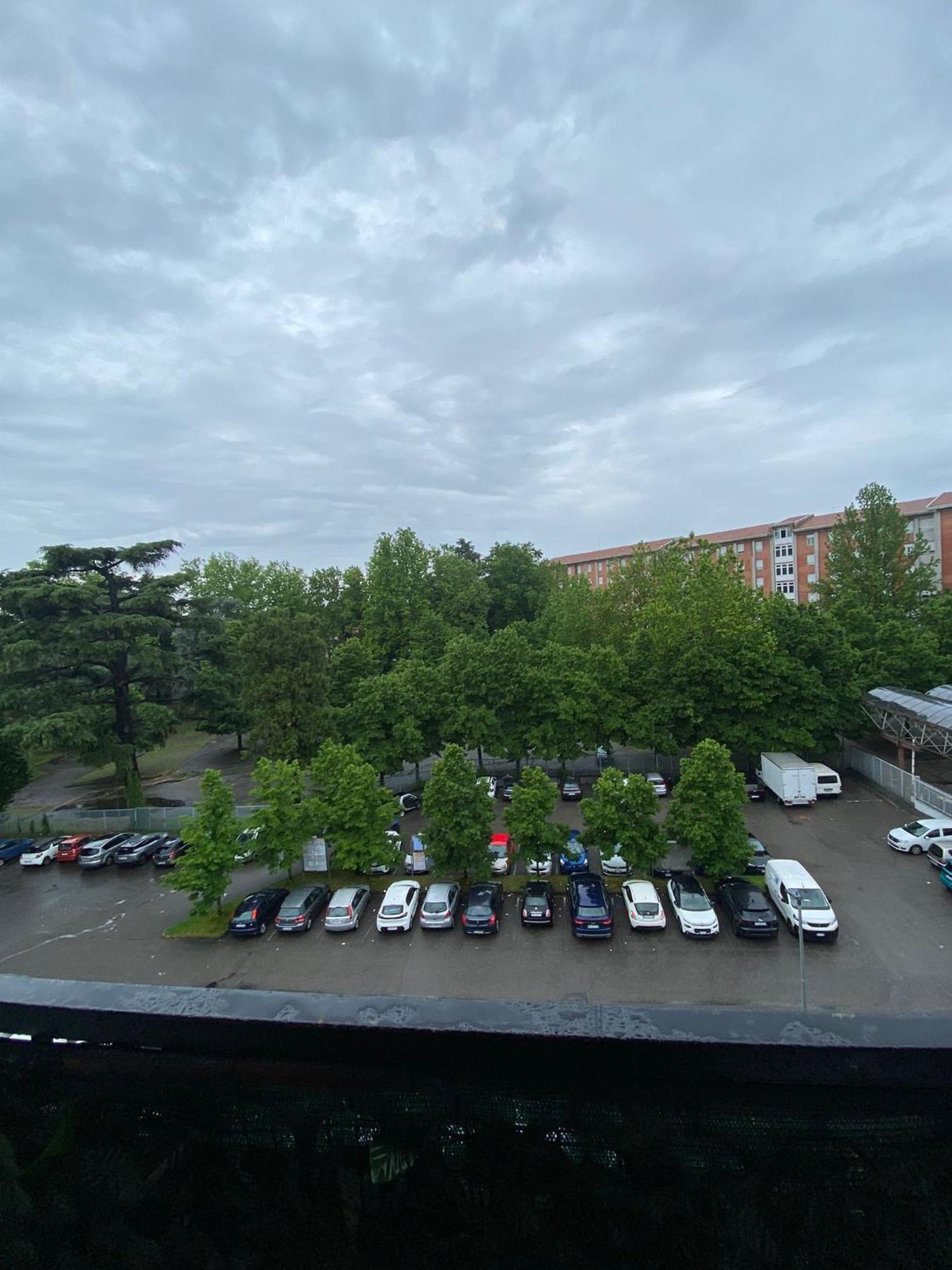 I Feel Orange Hotel Legnano Bagian luar foto